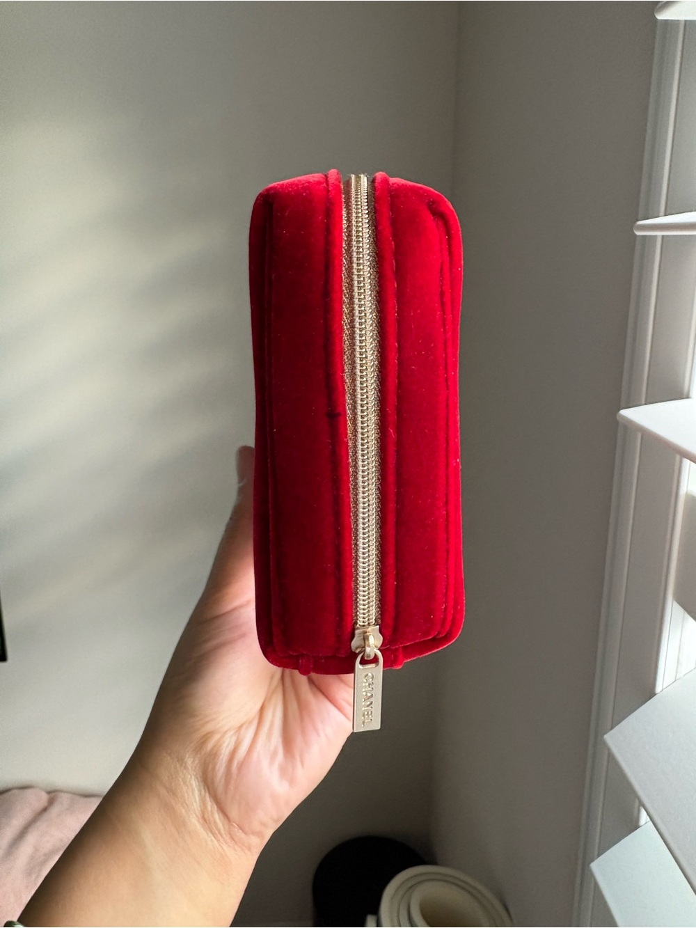 CHANEL Red Velvet Cosmetic Pouch with a Subtle Logo - Picture 3 of 8